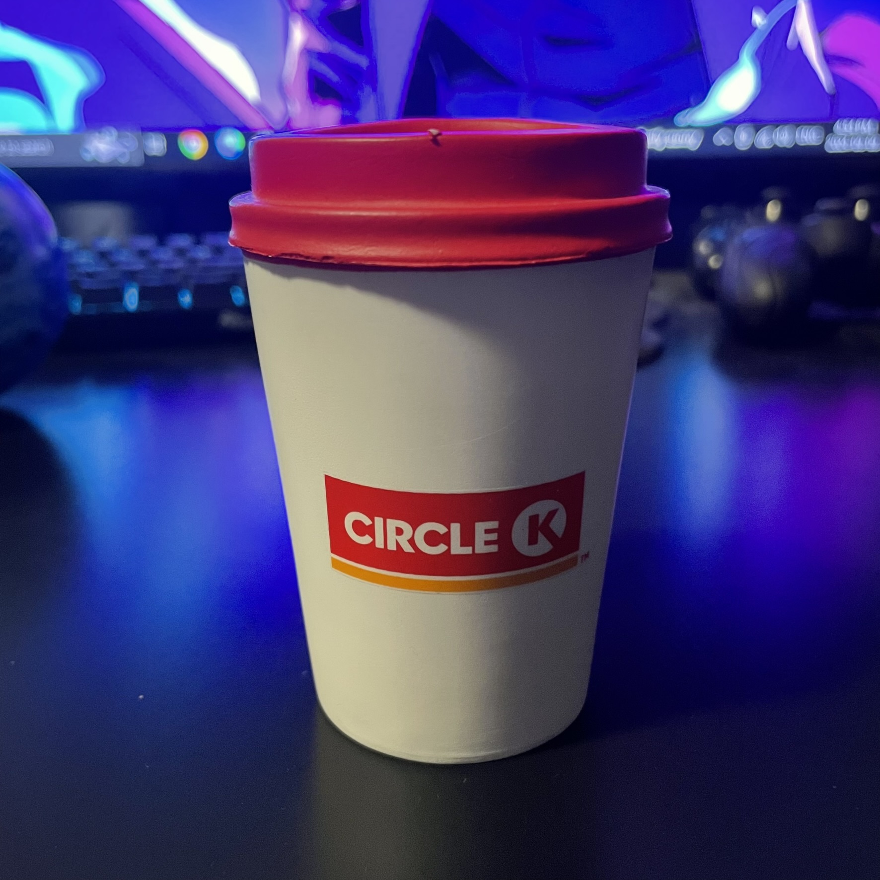 Circle K cup angle 1